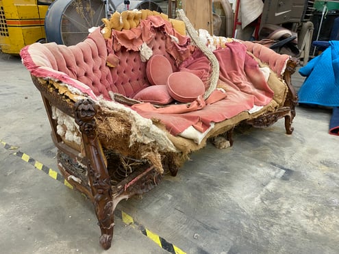 pink tufted sofa_before