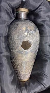 Song Dynasty Vase_in case_before 1
