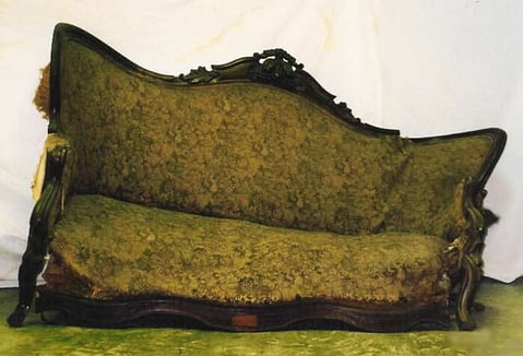 Duncan Phyfe settee before