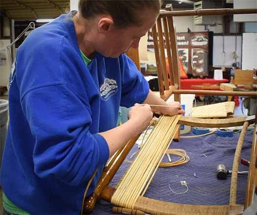 Weaving a new seat 524