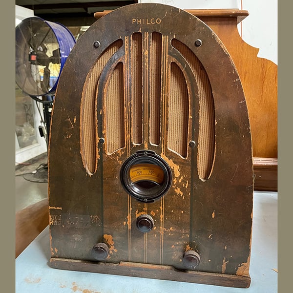 antique radio restoration: philco table top before