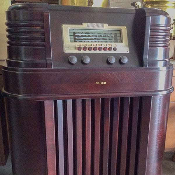 antique radio restoration: philco upright radio after