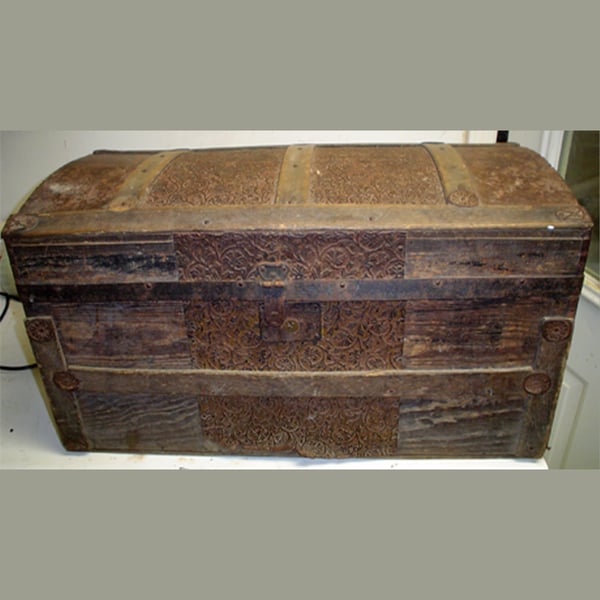 Sold at Auction: NEW YORK OVERLAND STEAMER TRUNK, RESTORED